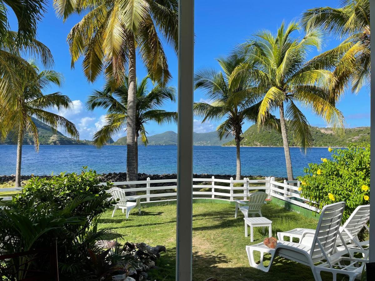 Blue Lagoon, Cottage Les Pieds Dans L Eau Terre-De-Haut Exterior photo